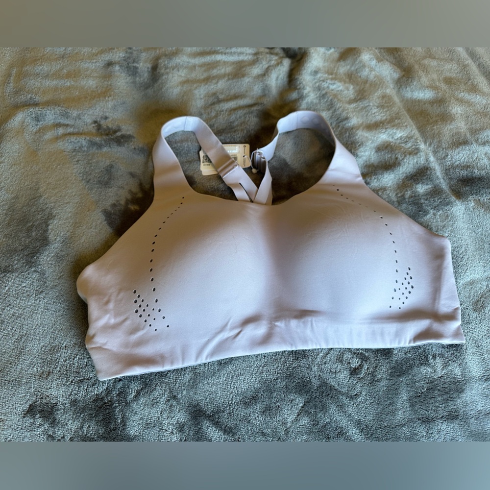 NWT Lululemon Air Support Bra - 38C